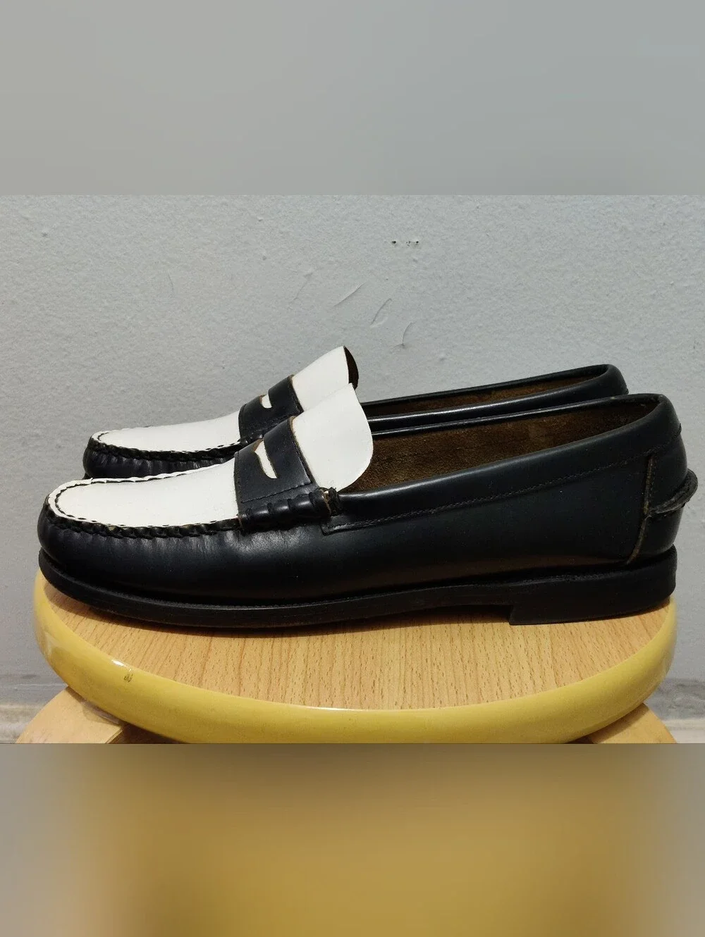 Sebago Women's Size 8.5 Black And White Spectator Penny Loafers